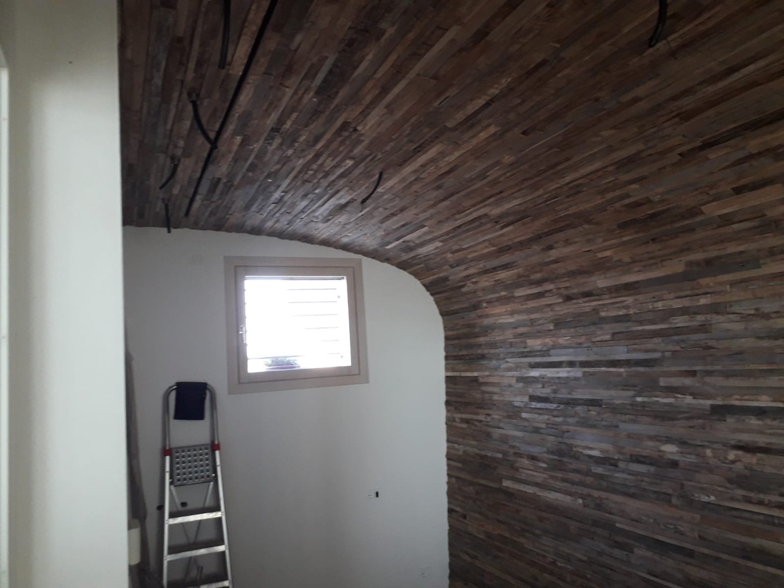 Rivestimento in listelli per cantina