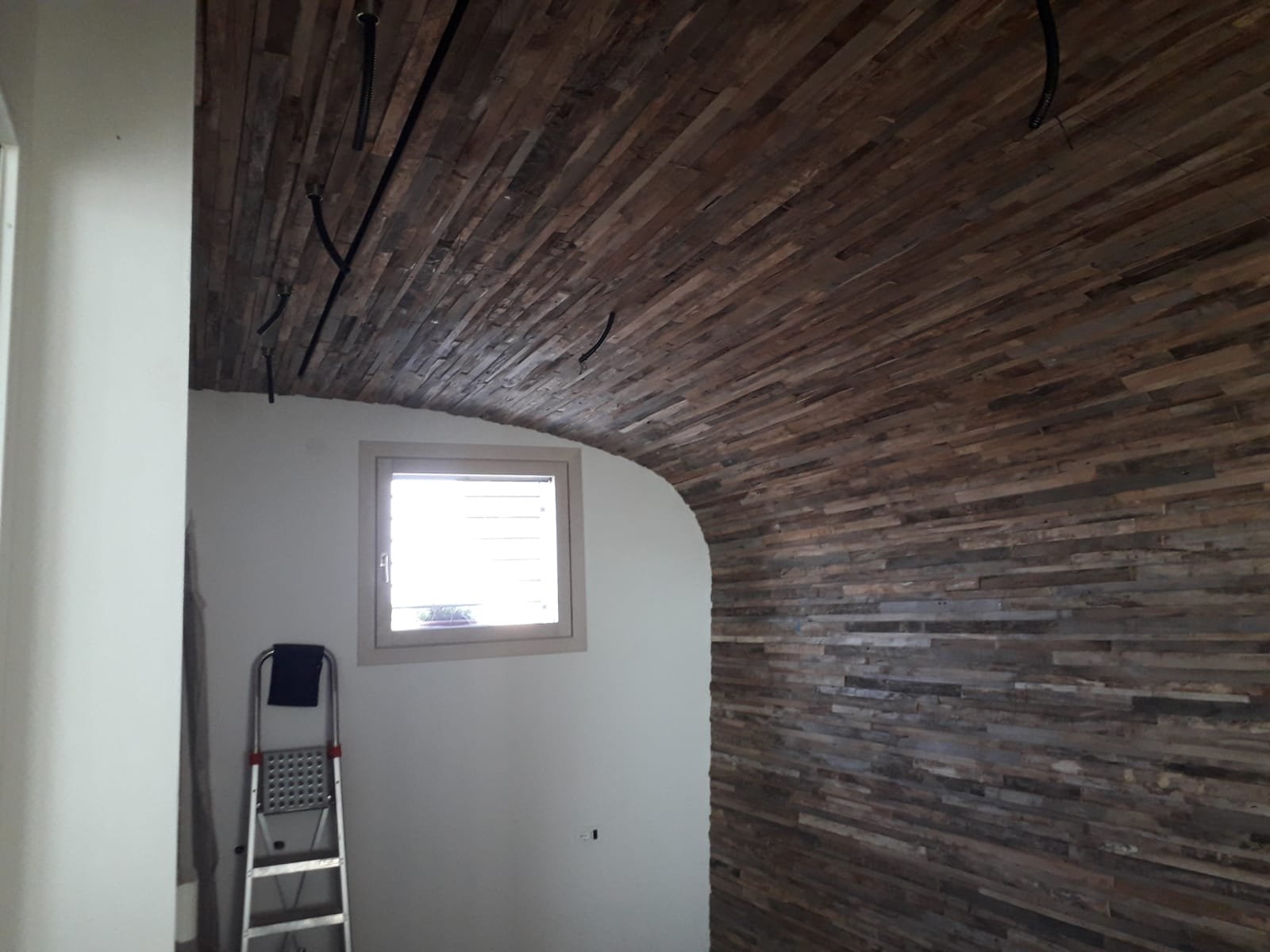 Rivestimento in listelli per cantina
